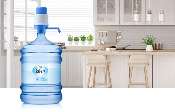 Gratis handpomp bij bestelling van water Gratis handpomp bij bestelling van water