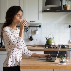 water drinkel tijdens het werk